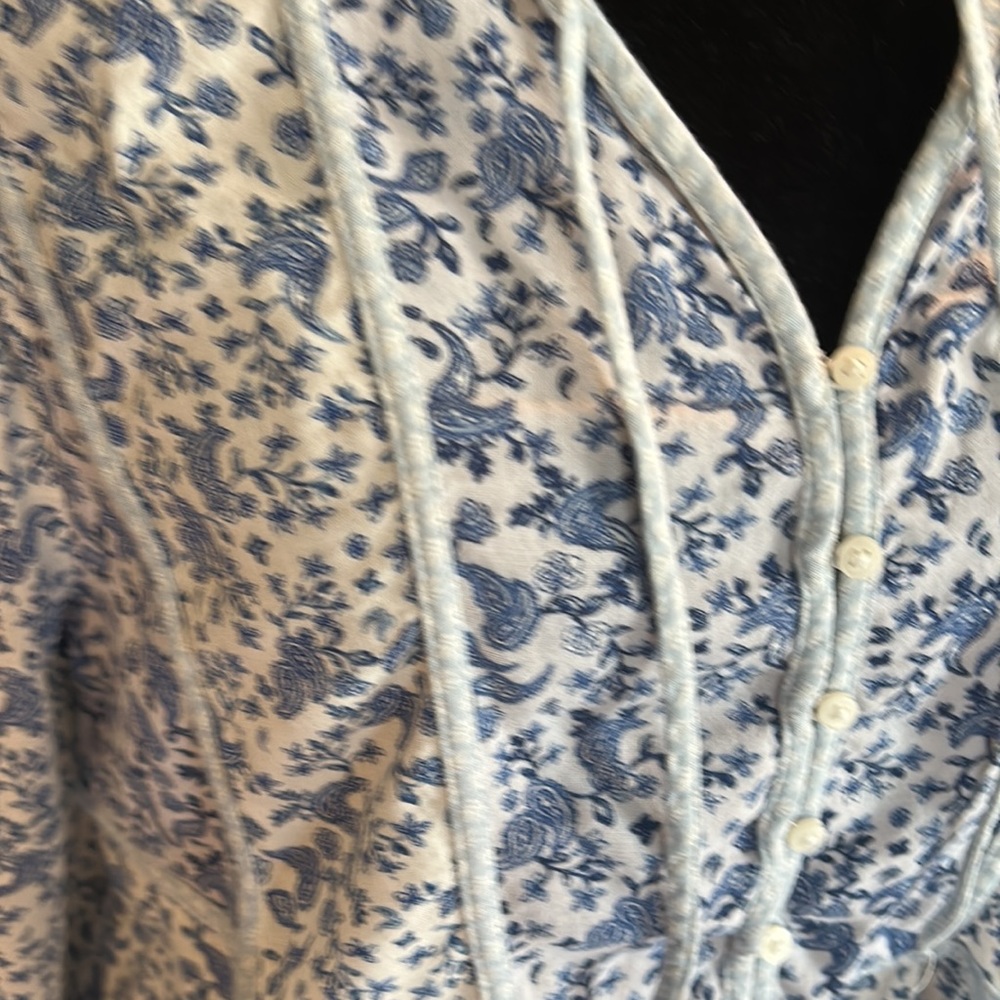 Old Navy blue and white top - Picture 3 of 5